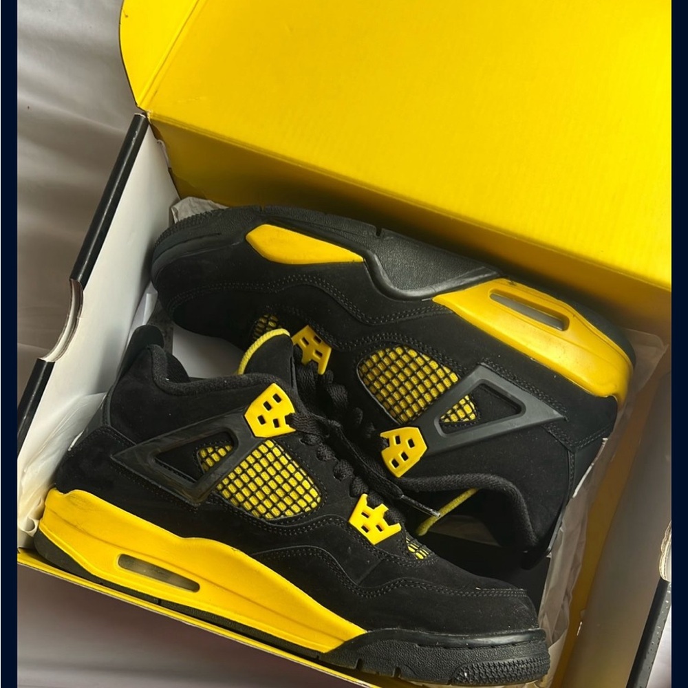 Jordan 4s